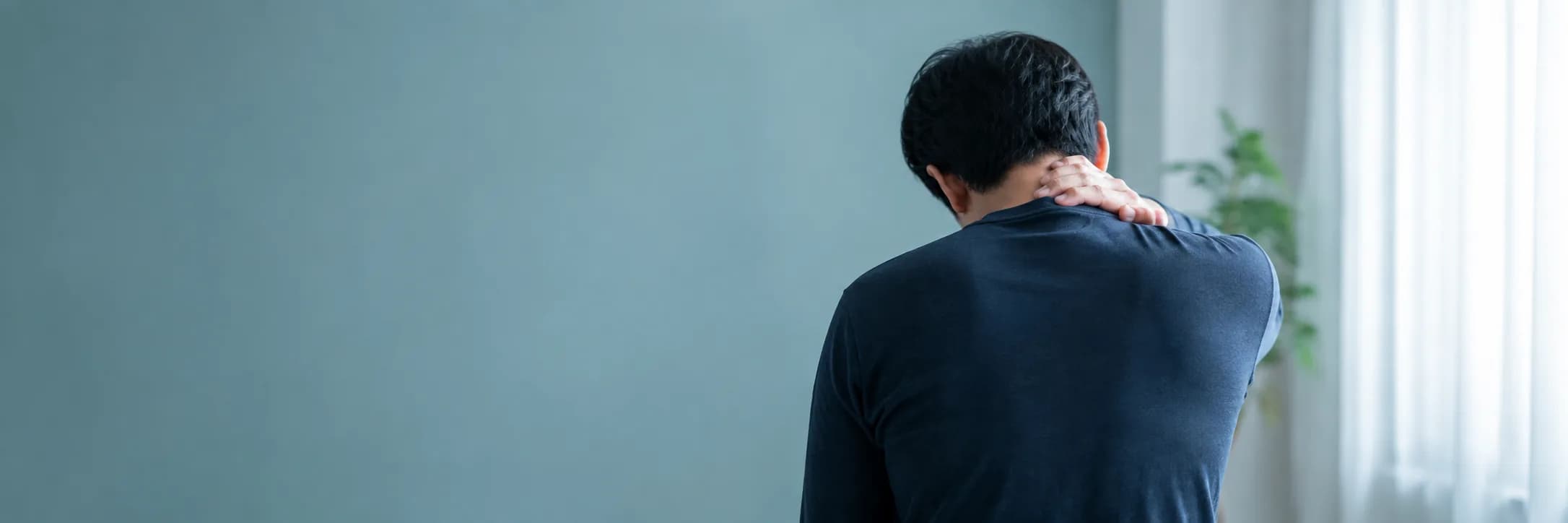 성인 틱장애를 겪으며 다음 걸음을 고민하는 사람